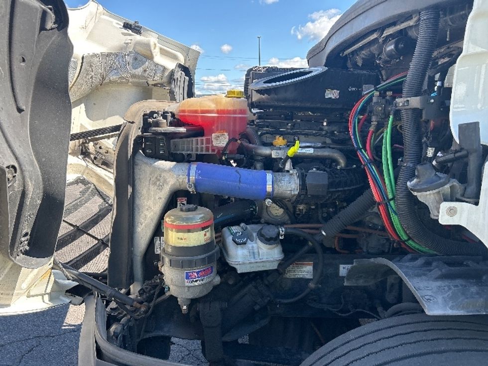 Day Cab Tractor-Heavy Duty Tractors-Freightliner-2022-T11664ST-Liverpool-NY-225,565\n\t\tmiles-$ 63,250 - Image 16