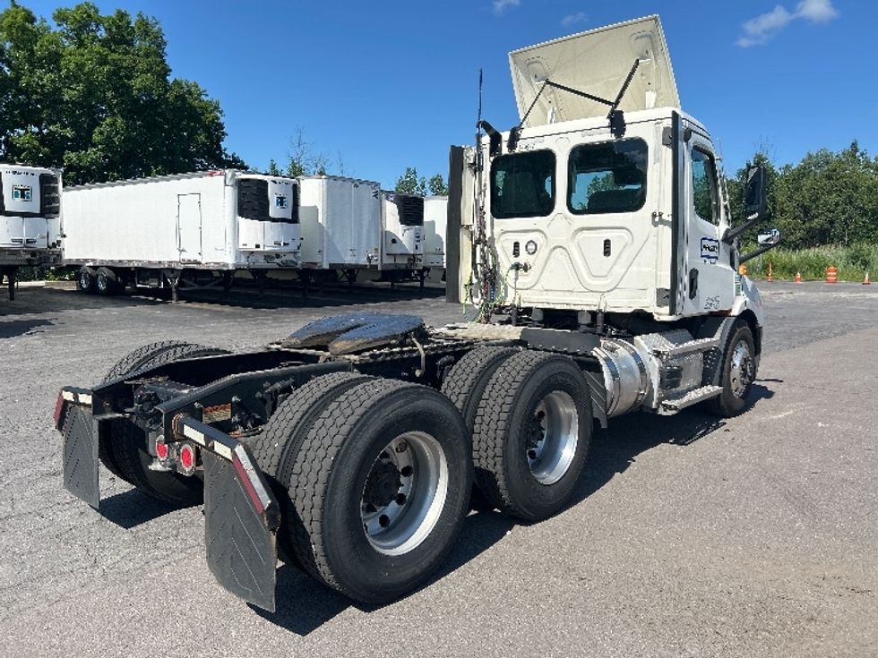 Day Cab Tractor-Heavy Duty Tractors-Freightliner-2022-T11664ST-Liverpool-NY-225,565\n\t\tmiles-$ 63,250 - Image 7