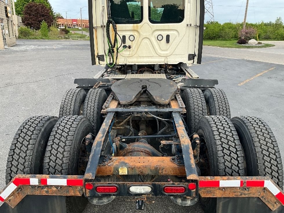 Day Cab Tractor-Heavy Duty Tractors-Freightliner-2022-T11664ST-London-ON-290,455\n\t\tkm-$ 93,500 - Image 6