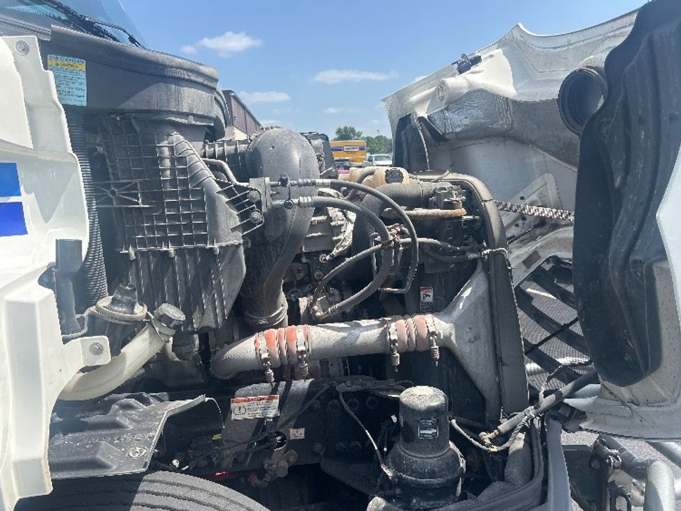 Day Cab Tractor-Heavy Duty Tractors-Freightliner-2022-T11664ST-Louisville-KY-521,500\n\t\tmiles-$ 49,250 - Image 15