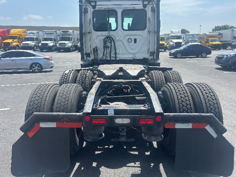 Day Cab Tractor-Heavy Duty Tractors-Freightliner-2022-T11664ST-Louisville-KY-521,500\n\t\tmiles-$ 49,250 - Image 6