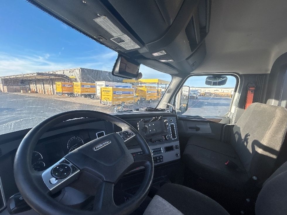 Day Cab Tractor-Heavy Duty Tractors-Freightliner-2022-T11664ST-Lowell-AR-622,370\n\t\tmiles-$ 35,250 - Image 10