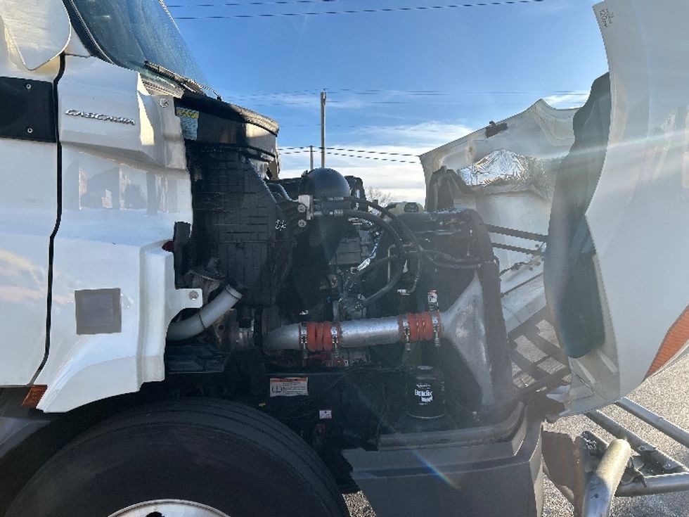 Day Cab Tractor-Heavy Duty Tractors-Freightliner-2022-T11664ST-Lowell-AR-622,370\n\t\tmiles-$ 35,250 - Image 15