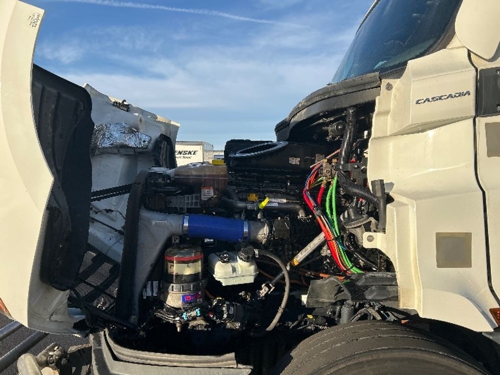 Day Cab Tractor-Heavy Duty Tractors-Freightliner-2022-T11664ST-Lowell-AR-622,370\n\t\tmiles-$ 35,250 - Image 16