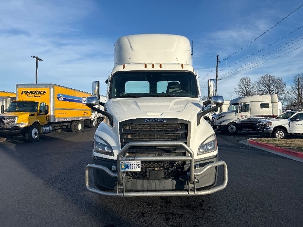 Day Cab Tractor-Heavy Duty Tractors-Freightliner-2022-T11664ST-Lowell-AR-622,370\n\t\tmiles-$ 35,250 - Image 2