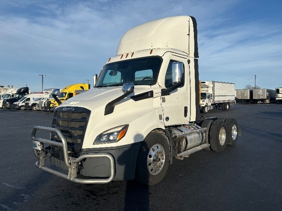 Day Cab Tractor-Heavy Duty Tractors-Freightliner-2022-T11664ST-Lowell-AR-622,370\n\t\tmiles-$ 35,250 - Image 3