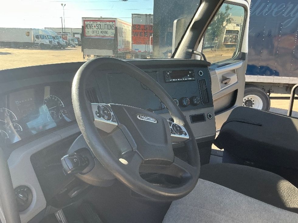 Day Cab Tractor-Heavy Duty Tractors-Freightliner-2022-T11664ST-Lubbock-TX-398,653\n\t\tmiles-$ 63,750 - Image 10