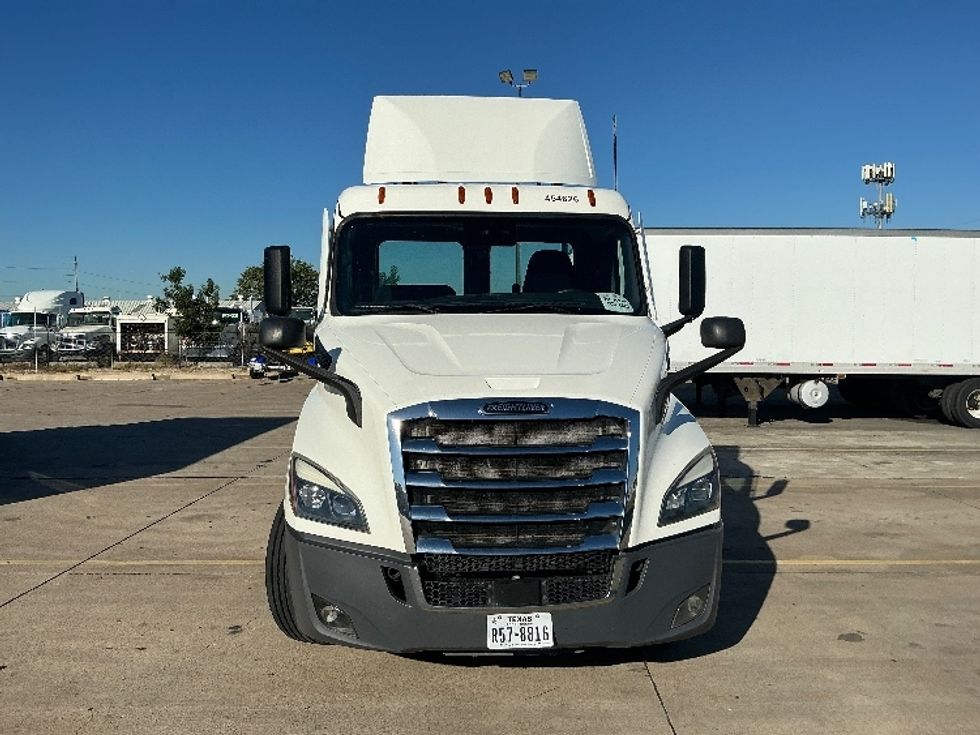 Day Cab Tractor-Heavy Duty Tractors-Freightliner-2022-T11664ST-Lubbock-TX-398,653\n\t\tmiles-$ 63,750 - Image 2