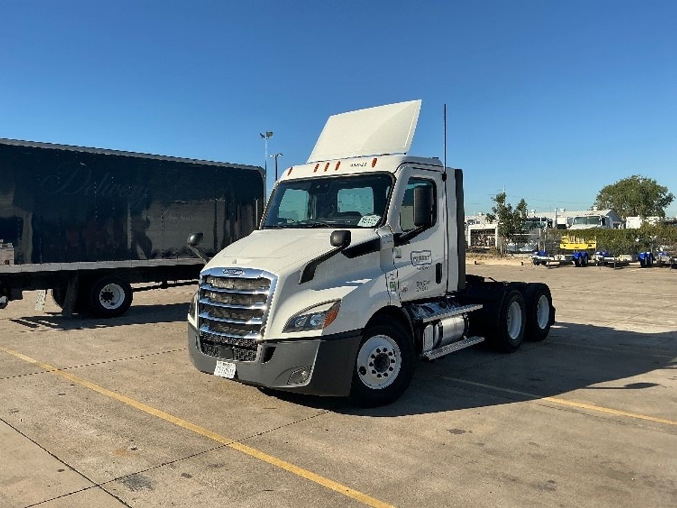 Day Cab Tractor-Heavy Duty Tractors-Freightliner-2022-T11664ST-Lubbock-TX-398,653\n\t\tmiles-$ 63,750 - Image 3