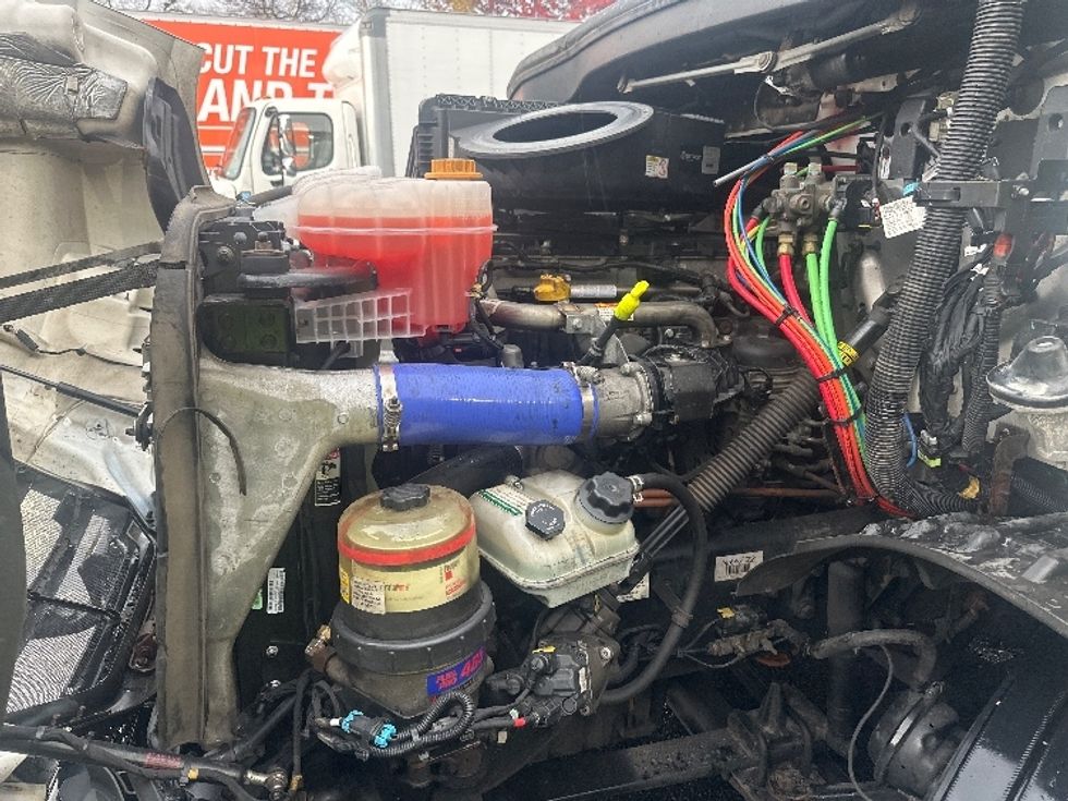 Day Cab Tractor-Heavy Duty Tractors-Freightliner-2022-T11664ST-Montgomery-NY-653,359\n\t\tmiles-$ 31,750 - Image 12