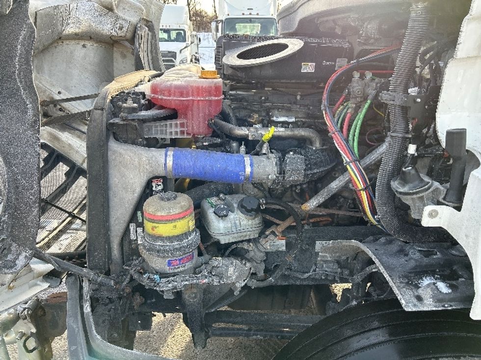 Day Cab Tractor-Heavy Duty Tractors-Freightliner-2022-T11664ST-Mount Pleasant-PA-584,945\n\t\tmiles-$ 40,250 - Image 16