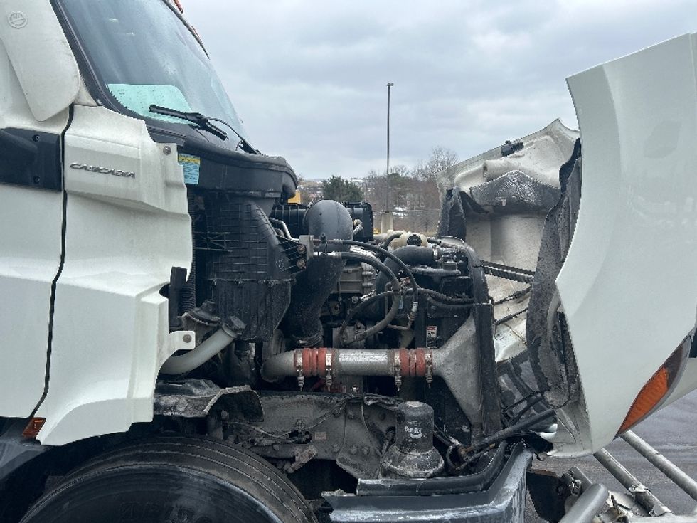 Day Cab Tractor-Heavy Duty Tractors-Freightliner-2022-T11664ST-Mount Pleasant-PA-648,898\n\t\tmiles-$ 28,000 - Image 15