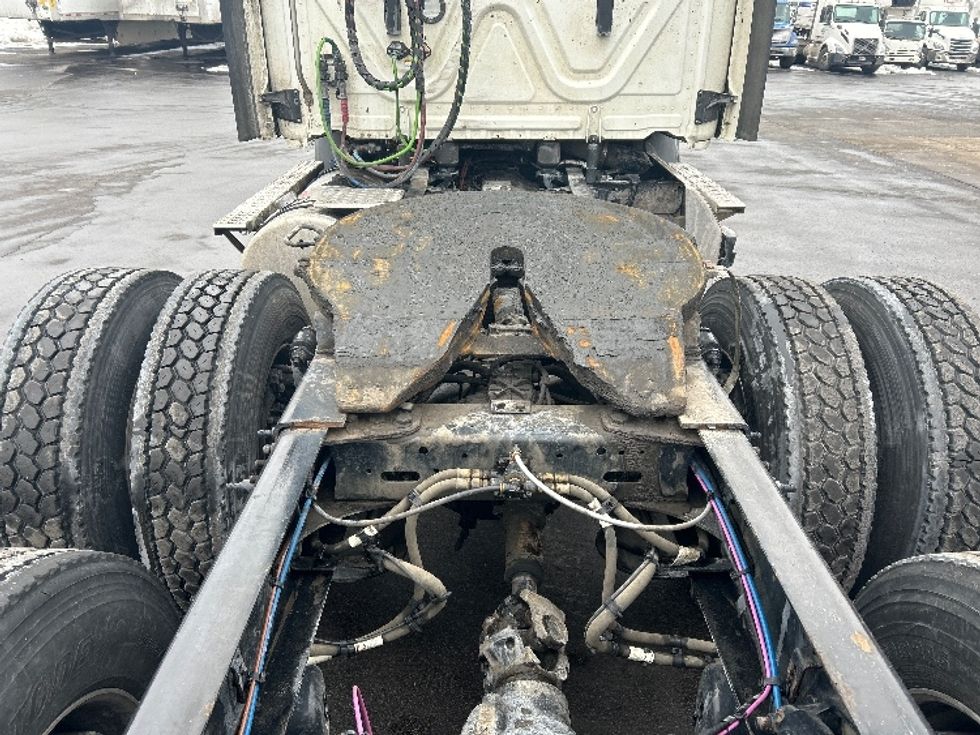 Day Cab Tractor-Heavy Duty Tractors-Freightliner-2022-T11664ST-Mount Pleasant-PA-648,898\n\t\tmiles-$ 28,000 - Image 6