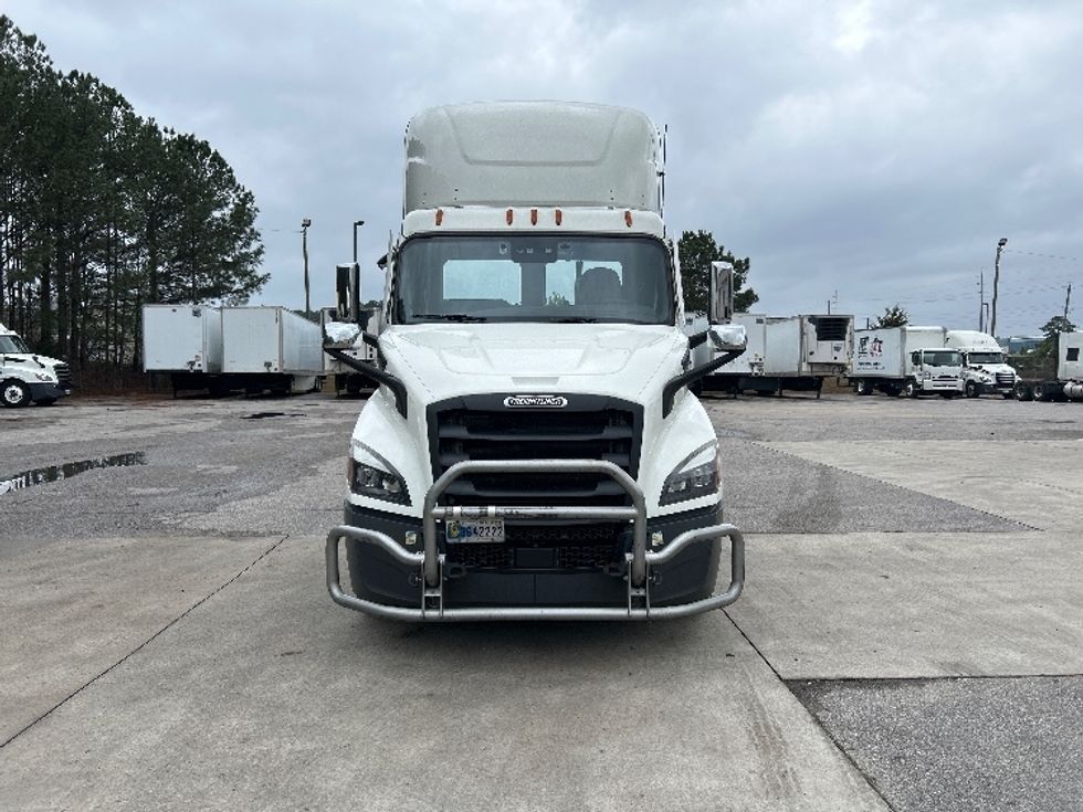 Day Cab Tractor-Heavy Duty Tractors-Freightliner-2022-T11664ST-Pell City-AL-639,438\n\t\tmiles-$ 32,250 - Image 2