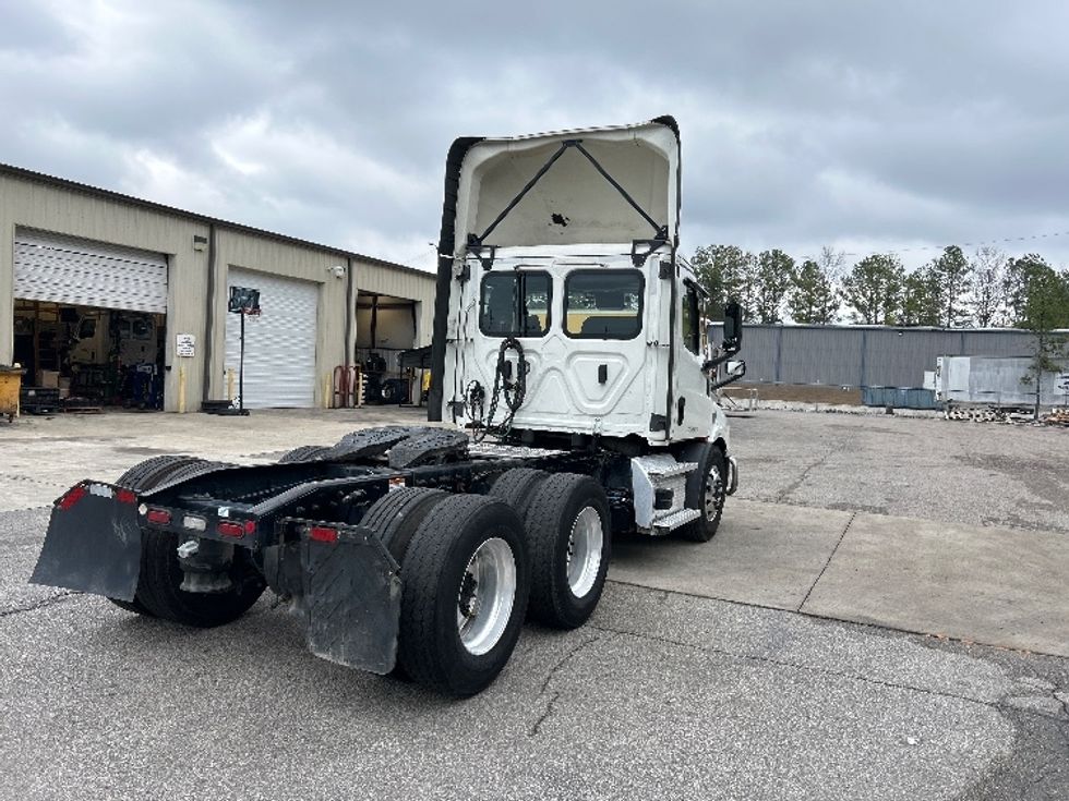 Day Cab Tractor-Heavy Duty Tractors-Freightliner-2022-T11664ST-Pell City-AL-639,438\n\t\tmiles-$ 32,250 - Image 7