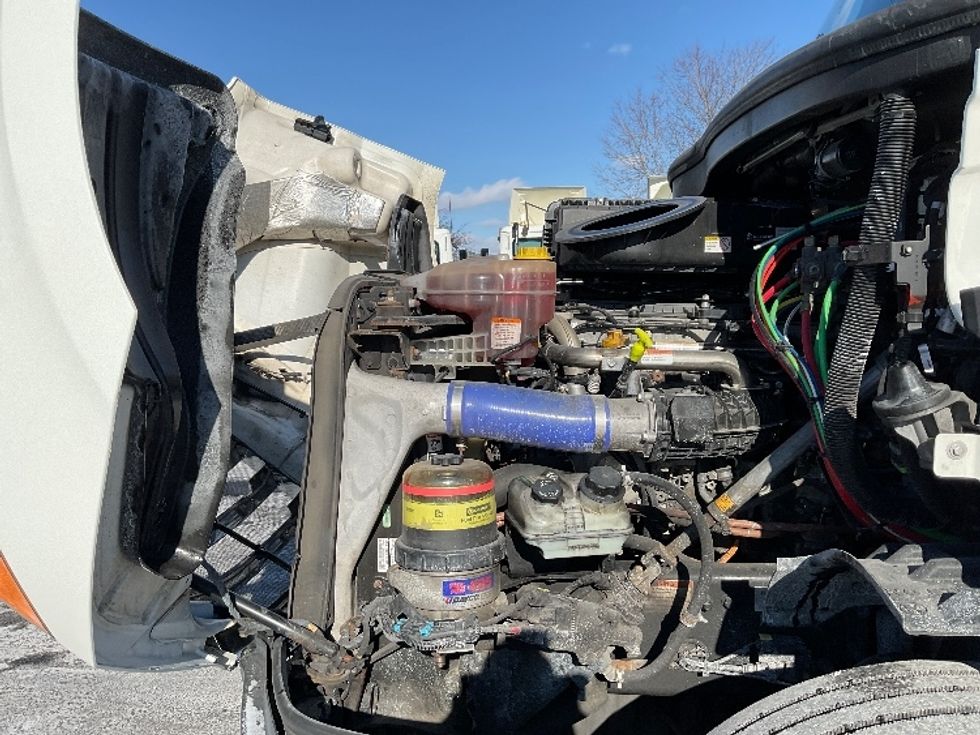 Day Cab Tractor-Heavy Duty Tractors-Freightliner-2022-T11664ST-Perrysburg-OH-641,443\n\t\tmiles-$ 28,250 - Image 16