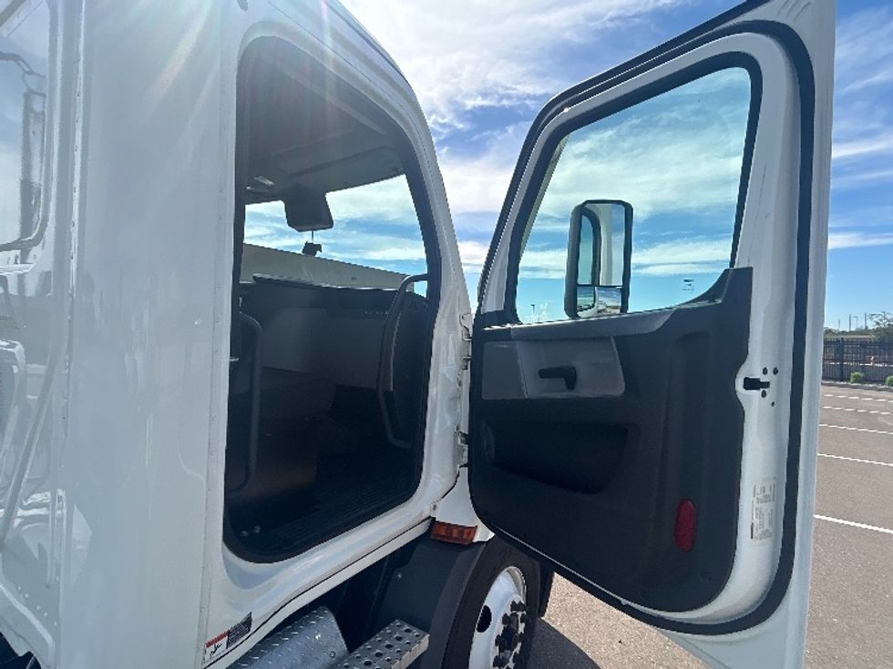 Day Cab Tractor-Heavy Duty Tractors-Freightliner-2022-T11664ST-Phoenix-AZ-507,286\n\t\tmiles-$ 52,500 - Image 12