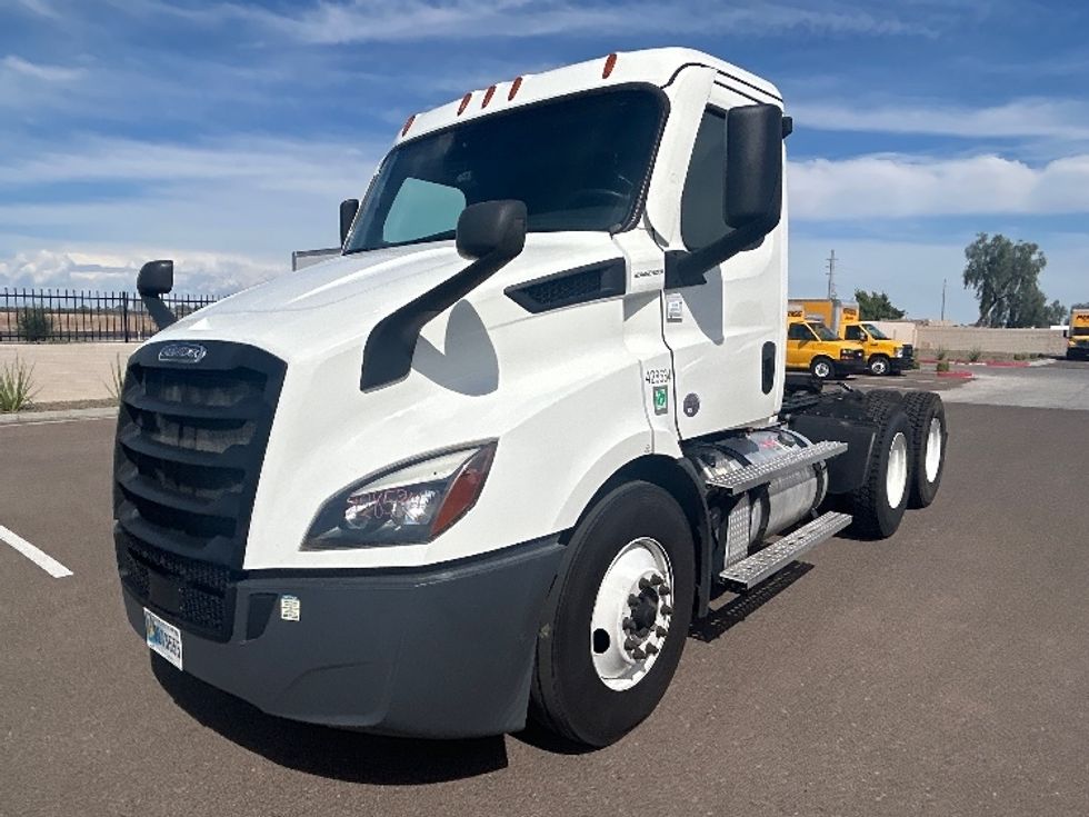 Day Cab Tractor-Heavy Duty Tractors-Freightliner-2022-T11664ST-Phoenix-AZ-507,286\n\t\tmiles-$ 52,500 - Image 3