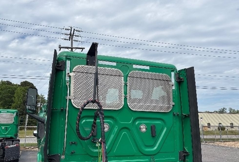 Day Cab Tractor-Heavy Duty Tractors-Freightliner-2022-T11664ST-Prince George-VA-432,264\n\t\tmiles-$ 53,250 - Image 17