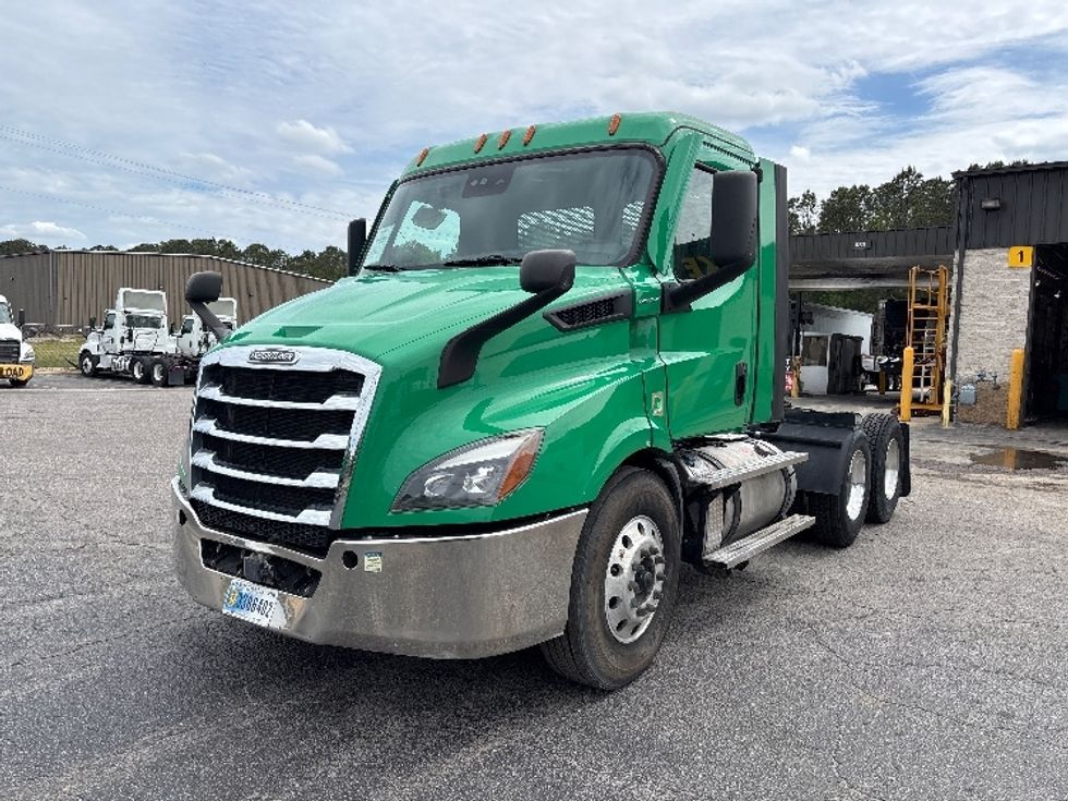 Day Cab Tractor-Heavy Duty Tractors-Freightliner-2022-T11664ST-Prince George-VA-432,264\n\t\tmiles-$ 53,250 - Image 3