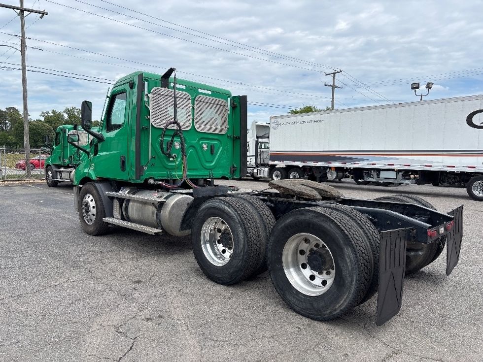 Day Cab Tractor-Heavy Duty Tractors-Freightliner-2022-T11664ST-Prince George-VA-432,264\n\t\tmiles-$ 53,250 - Image 5