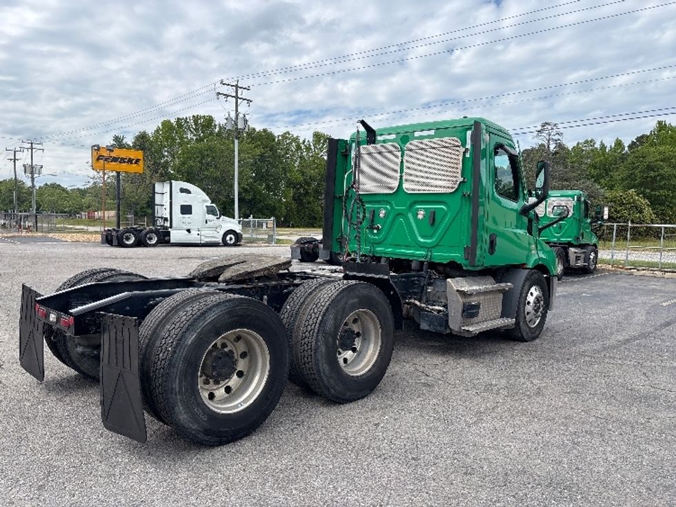Day Cab Tractor-Heavy Duty Tractors-Freightliner-2022-T11664ST-Prince George-VA-432,264\n\t\tmiles-$ 53,250 - Image 7