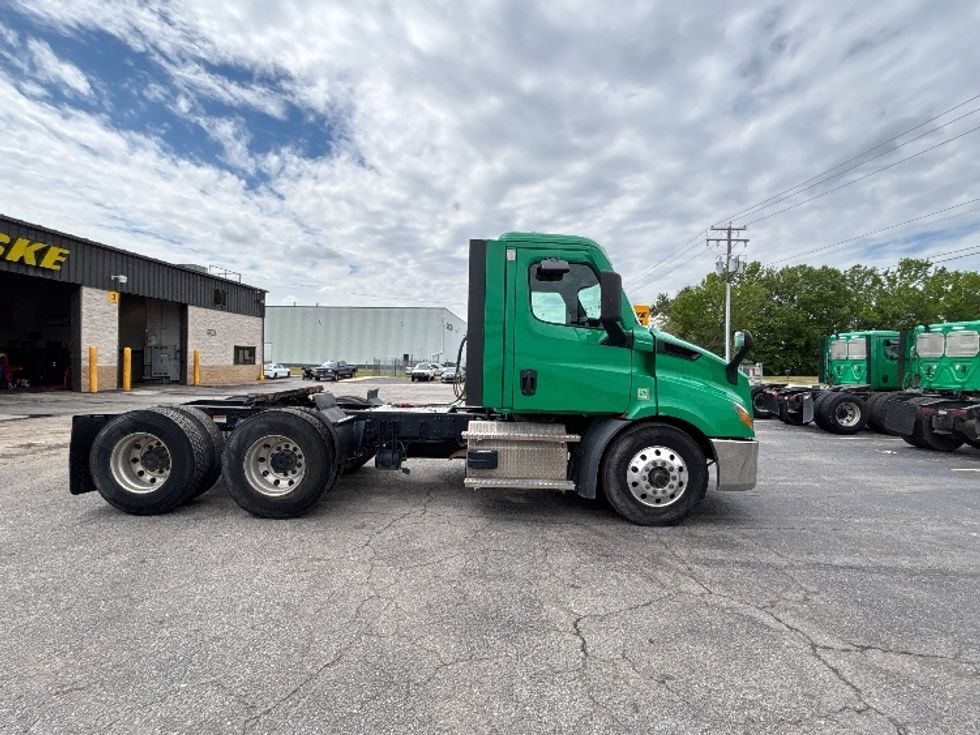 Day Cab Tractor-Heavy Duty Tractors-Freightliner-2022-T11664ST-Prince George-VA-432,264\n\t\tmiles-$ 53,250 - Image 8