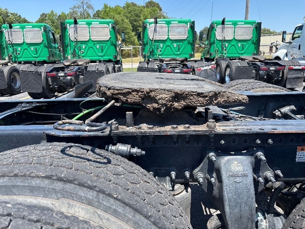 Day Cab Tractor-Heavy Duty Tractors-Freightliner-2022-T11664ST-Prince George-VA-477,388\n\t\tmiles-$ 51,750 - Image 17
