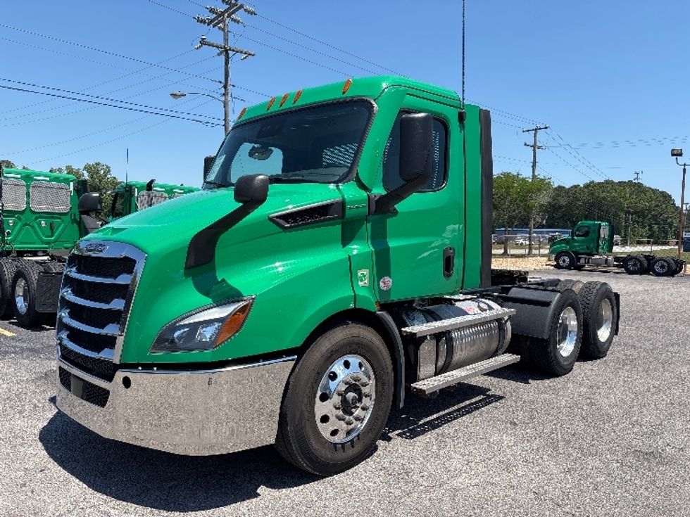 Day Cab Tractor-Heavy Duty Tractors-Freightliner-2022-T11664ST-Prince George-VA-477,388\n\t\tmiles-$ 51,750 - Image 3