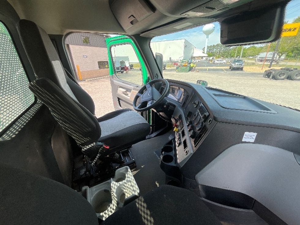 Day Cab Tractor-Heavy Duty Tractors-Freightliner-2022-T11664ST-Prince George-VA-489,238\n\t\tmiles-$ 53,500 - Image 14