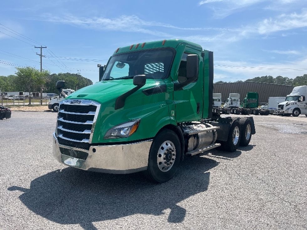 Day Cab Tractor-Heavy Duty Tractors-Freightliner-2022-T11664ST-Prince George-VA-489,238\n\t\tmiles-$ 53,500 - Image 3
