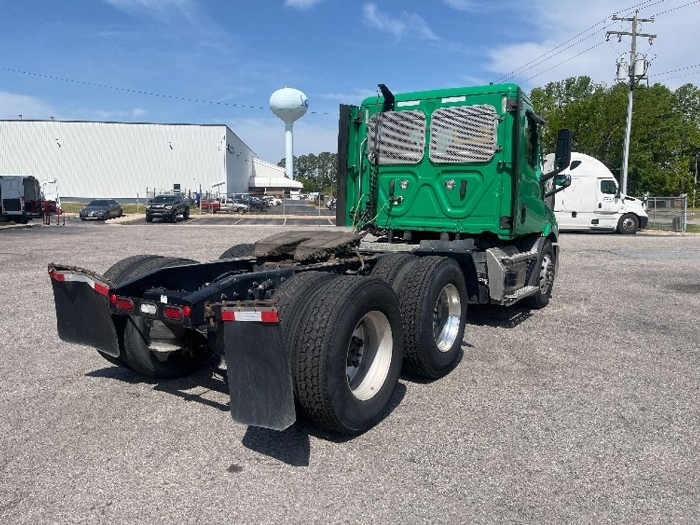 Day Cab Tractor-Heavy Duty Tractors-Freightliner-2022-T11664ST-Prince George-VA-489,238\n\t\tmiles-$ 53,500 - Image 7