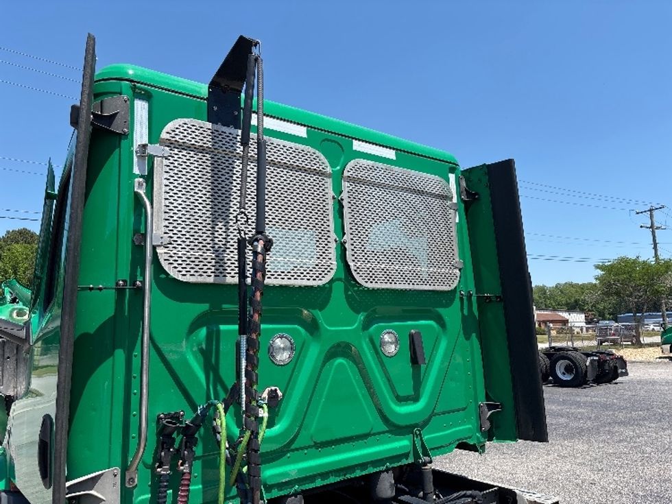 Day Cab Tractor-Heavy Duty Tractors-Freightliner-2022-T11664ST-Prince George-VA-489,867\n\t\tmiles-$ 50,500 - Image 17