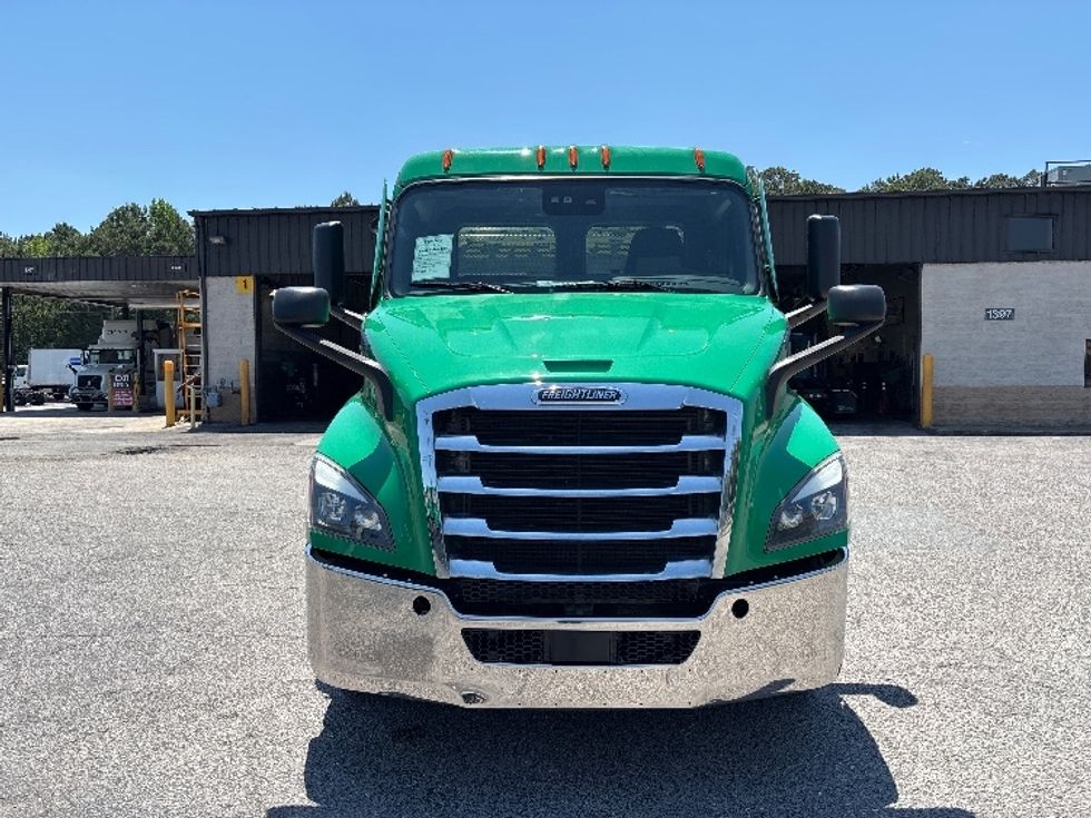 Day Cab Tractor-Heavy Duty Tractors-Freightliner-2022-T11664ST-Prince George-VA-489,867\n\t\tmiles-$ 50,500 - Image 2