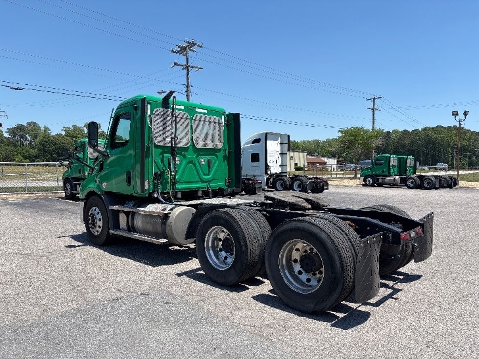 Day Cab Tractor-Heavy Duty Tractors-Freightliner-2022-T11664ST-Prince George-VA-489,867\n\t\tmiles-$ 50,500 - Image 5