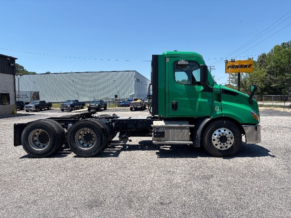 Day Cab Tractor-Heavy Duty Tractors-Freightliner-2022-T11664ST-Prince George-VA-489,867\n\t\tmiles-$ 50,500 - Image 8