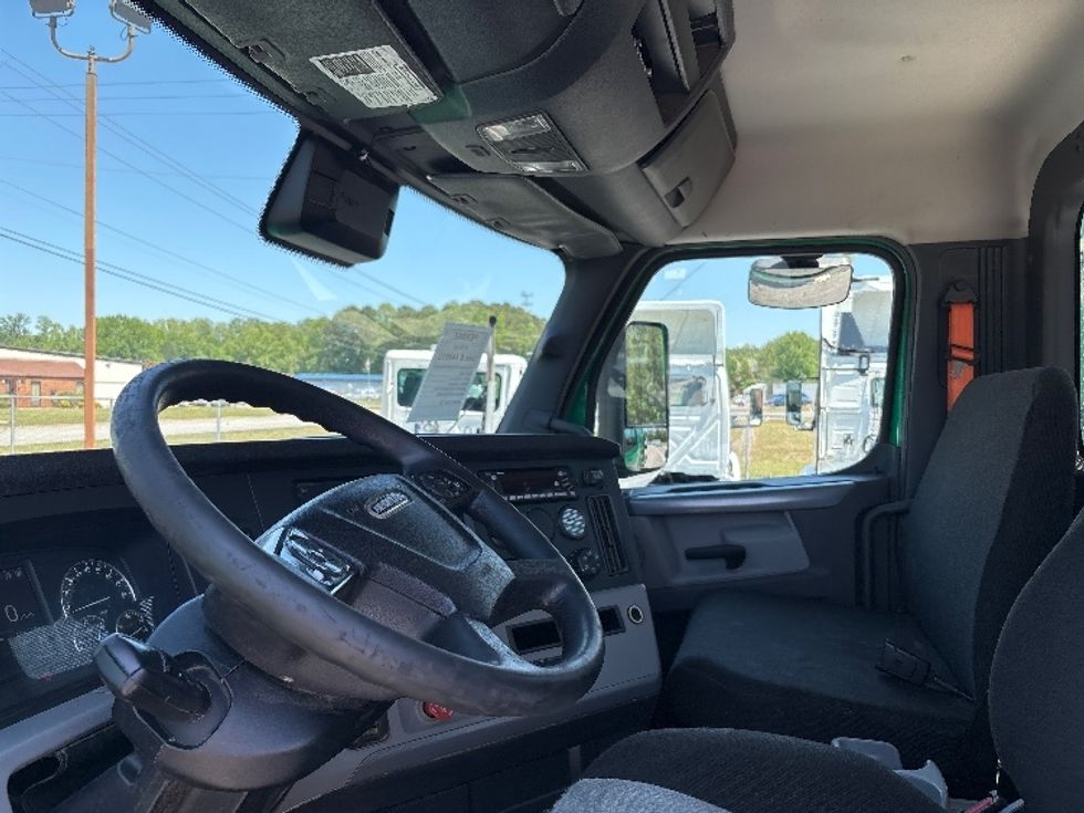Day Cab Tractor-Heavy Duty Tractors-Freightliner-2022-T11664ST-Prince George-VA-496,369\n\t\tmiles-$ 49,750 - Image 10