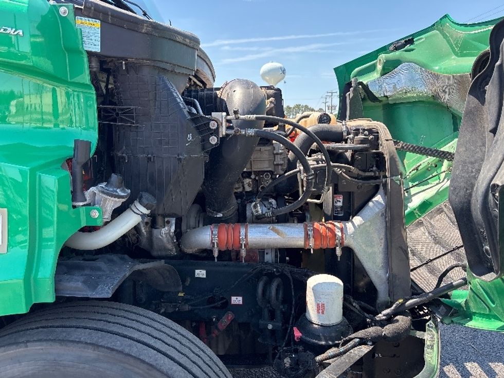 Day Cab Tractor-Heavy Duty Tractors-Freightliner-2022-T11664ST-Prince George-VA-496,369\n\t\tmiles-$ 49,750 - Image 15