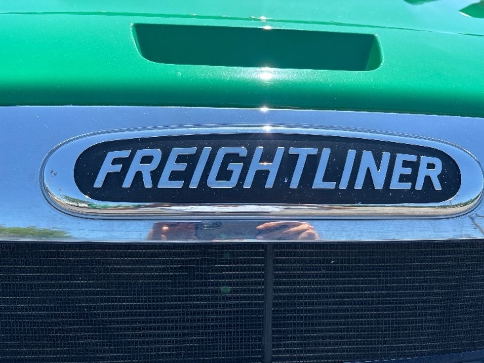 Day Cab Tractor-Heavy Duty Tractors-Freightliner-2022-T11664ST-Prince George-VA-496,369\n\t\tmiles-$ 49,750 - Image 19