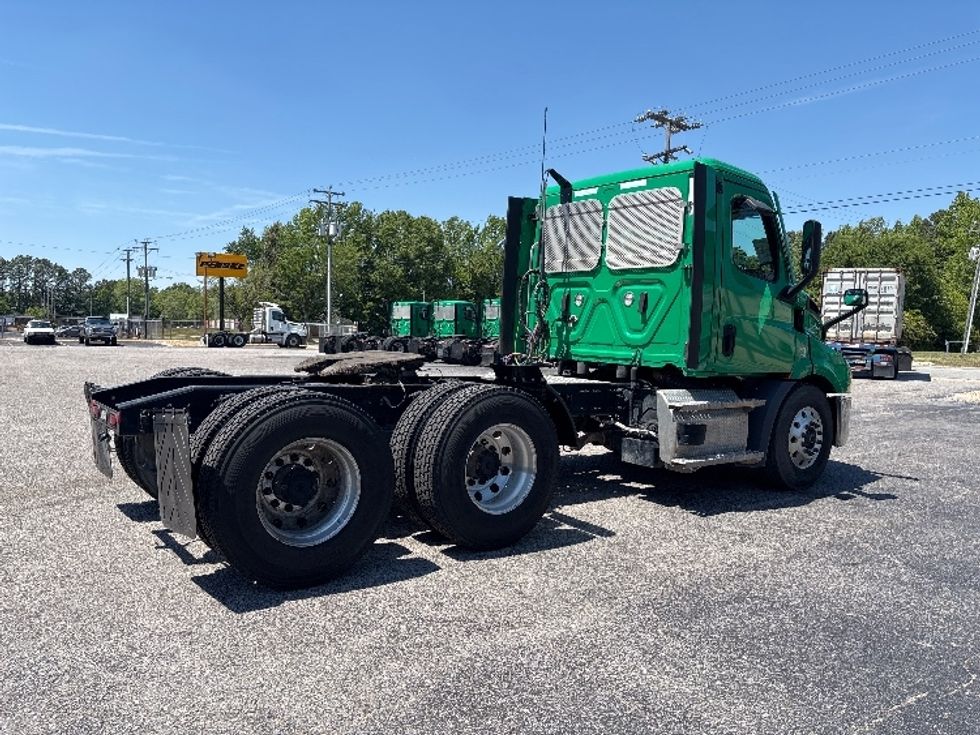 Day Cab Tractor-Heavy Duty Tractors-Freightliner-2022-T11664ST-Prince George-VA-496,369\n\t\tmiles-$ 49,750 - Image 4