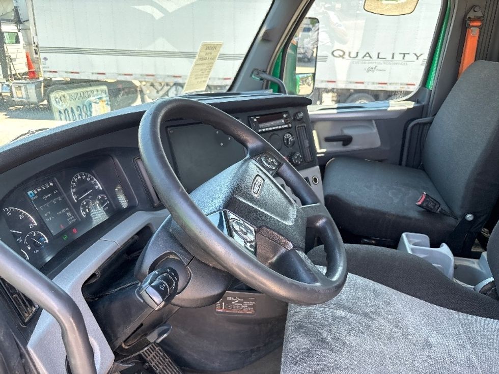 Day Cab Tractor-Heavy Duty Tractors-Freightliner-2022-T11664ST-Prince George-VA-536,128\n\t\tmiles-$ 45,750 - Image 10