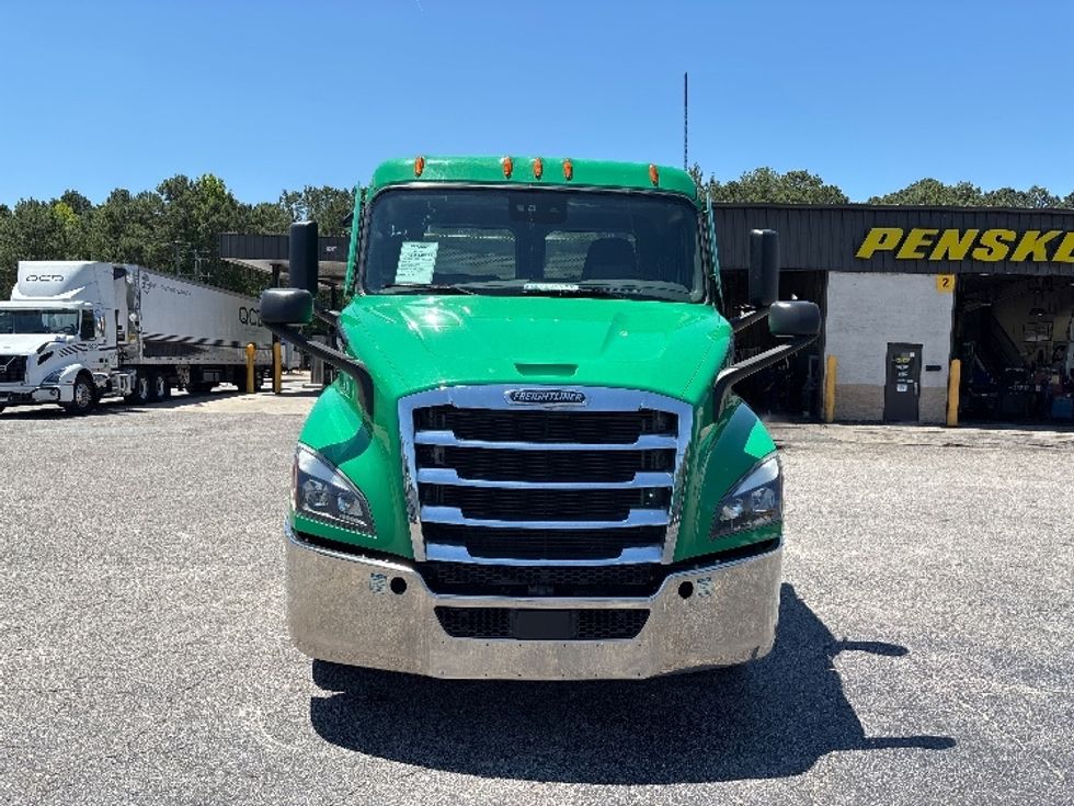 Day Cab Tractor-Heavy Duty Tractors-Freightliner-2022-T11664ST-Prince George-VA-536,128\n\t\tmiles-$ 45,750 - Image 2