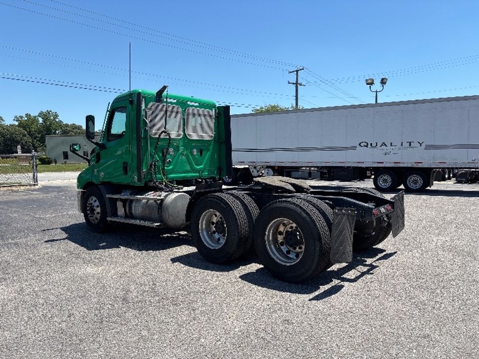 Day Cab Tractor-Heavy Duty Tractors-Freightliner-2022-T11664ST-Prince George-VA-536,128\n\t\tmiles-$ 45,750 - Image 5