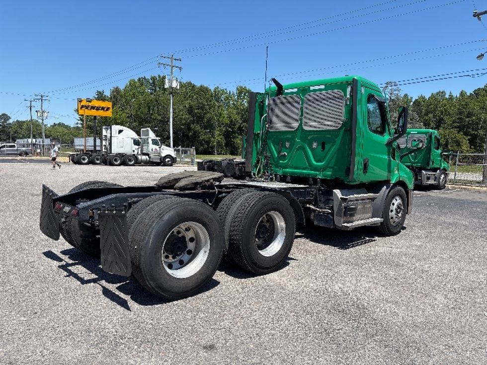 Day Cab Tractor-Heavy Duty Tractors-Freightliner-2022-T11664ST-Prince George-VA-536,128\n\t\tmiles-$ 45,750 - Image 7