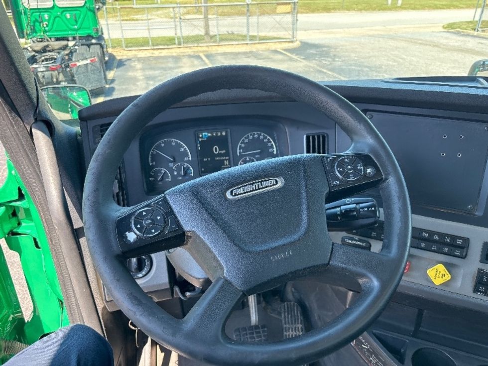 Day Cab Tractor-Heavy Duty Tractors-Freightliner-2022-T11664ST-Prince George-VA-545,060\n\t\tmiles-$ 44,750 - Image 11