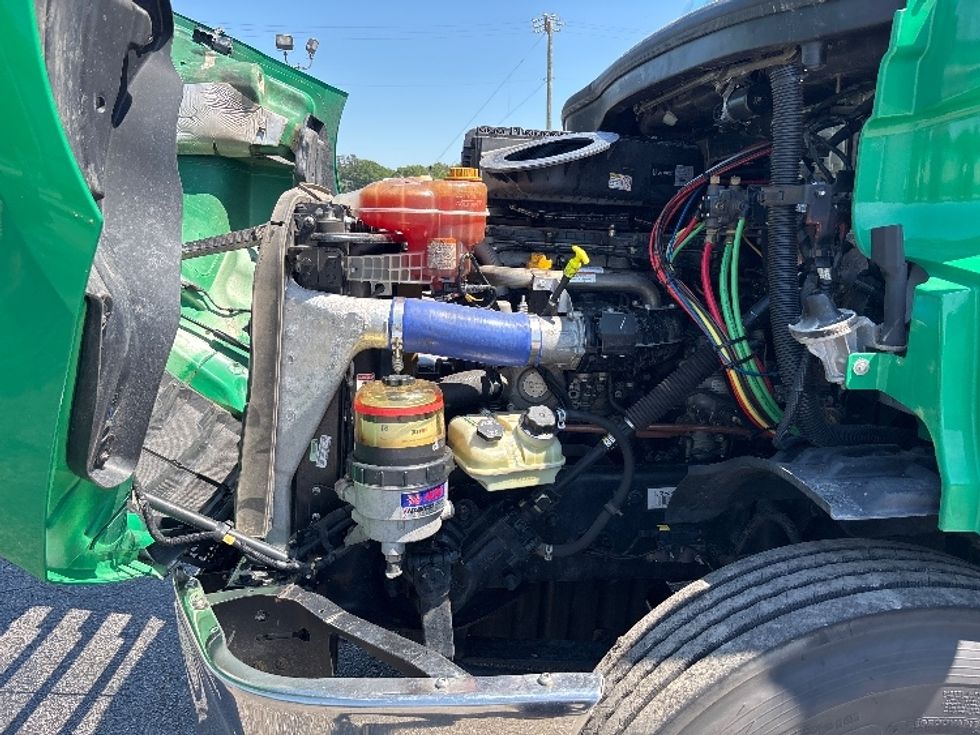 Day Cab Tractor-Heavy Duty Tractors-Freightliner-2022-T11664ST-Prince George-VA-545,060\n\t\tmiles-$ 44,750 - Image 16