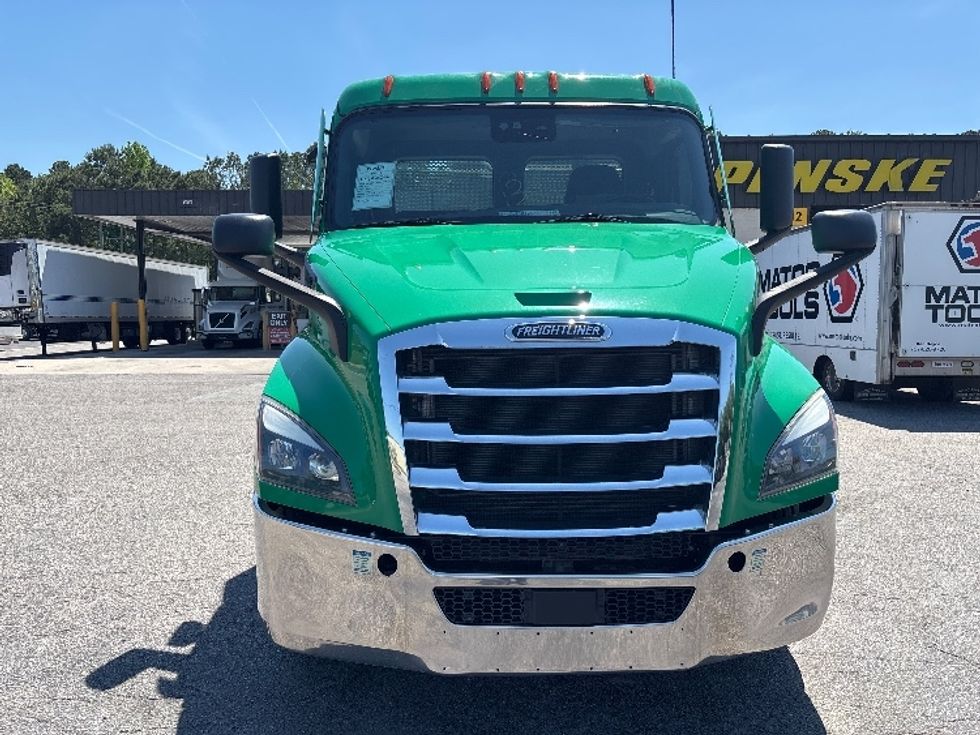 Day Cab Tractor-Heavy Duty Tractors-Freightliner-2022-T11664ST-Prince George-VA-545,060\n\t\tmiles-$ 44,750 - Image 2