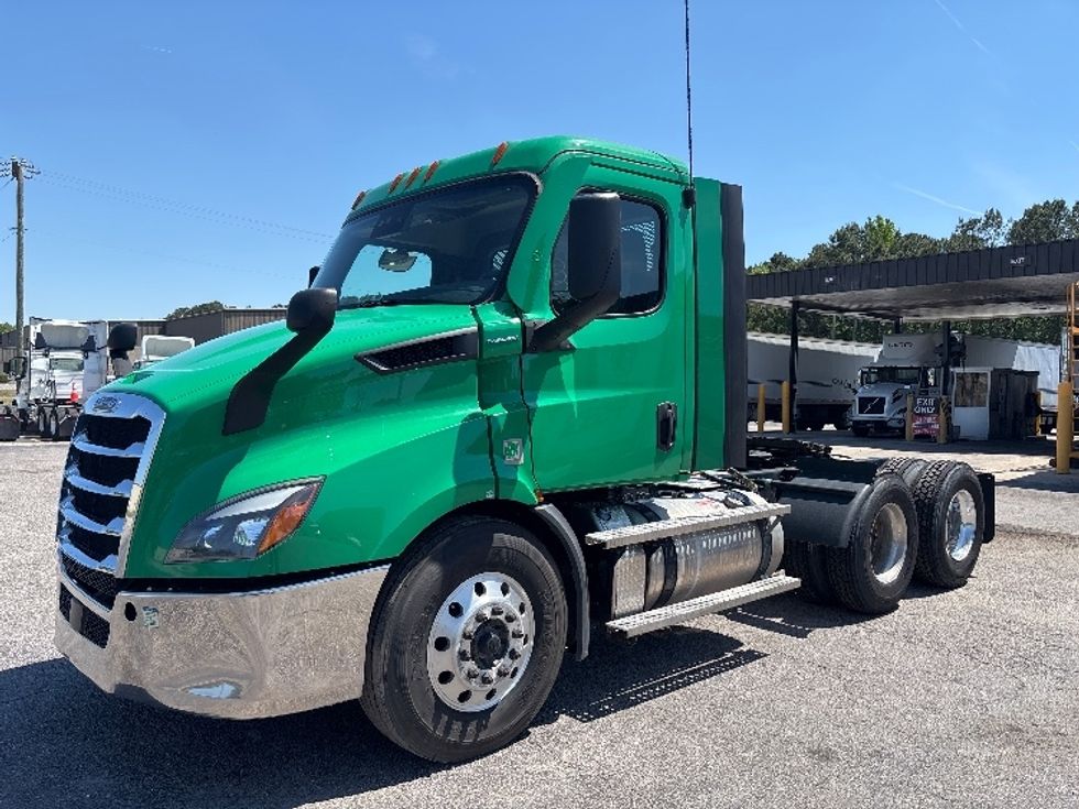 Day Cab Tractor-Heavy Duty Tractors-Freightliner-2022-T11664ST-Prince George-VA-545,060\n\t\tmiles-$ 44,750 - Image 3