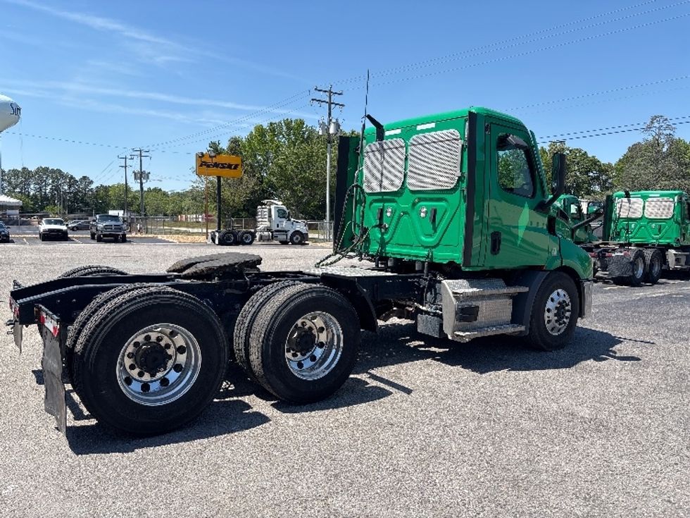 Day Cab Tractor-Heavy Duty Tractors-Freightliner-2022-T11664ST-Prince George-VA-545,060\n\t\tmiles-$ 44,750 - Image 7