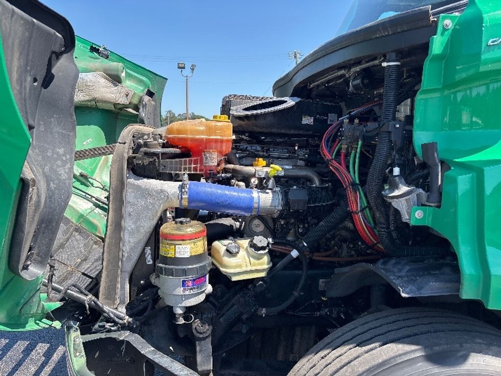Day Cab Tractor-Heavy Duty Tractors-Freightliner-2022-T11664ST-Prince George-VA-552,178\n\t\tmiles-$ 44,000 - Image 16